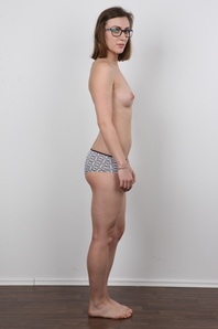 9. Download full pics of Vendula (20) from czechcasting.com