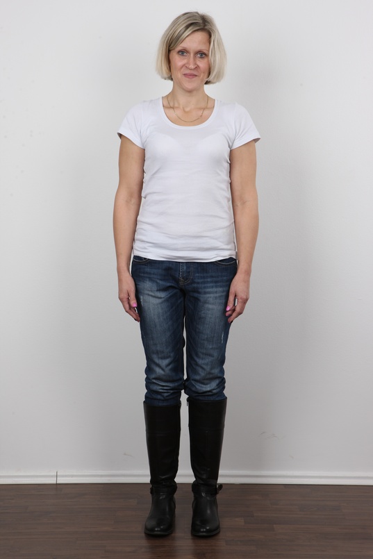 2. Download full pics of Marie (36) from czechcasting.com