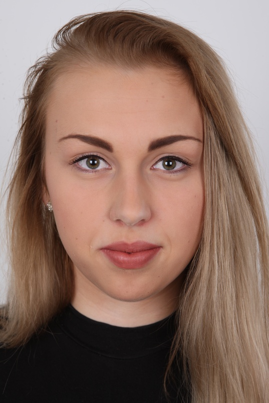 1. Download full pics of Adela (20) from czechcasting.com