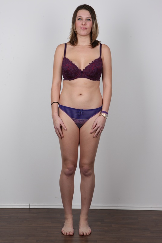 7. Download full pics of Liliana (26) from czechcasting.com