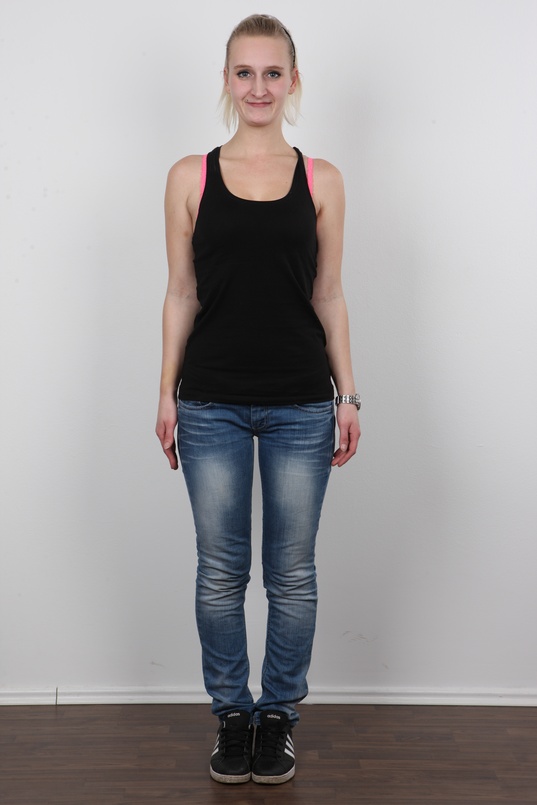 2. Download full pics of Katerina (26) from czechcasting.com