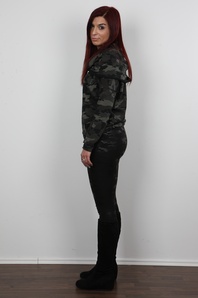 3. Download full pics of Renata (27) from czechcasting.com