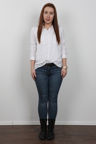 2. Download full pics of Sara (22) from czechcasting.com