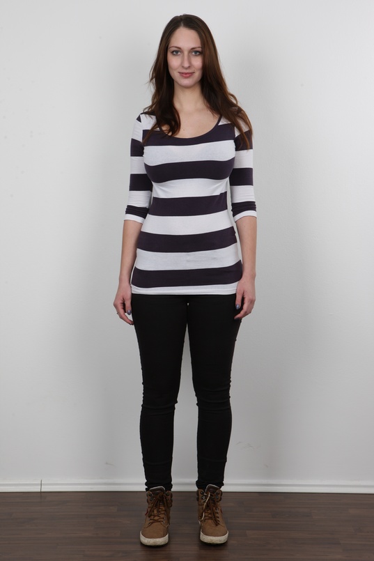 2. Download full pics of Tereza (24) from czechcasting.com