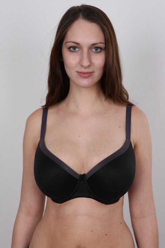 6. Download full pics of Tereza (24) from czechcasting.com