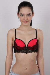 6. Download full pics of Aneta (18) from czechcasting.com