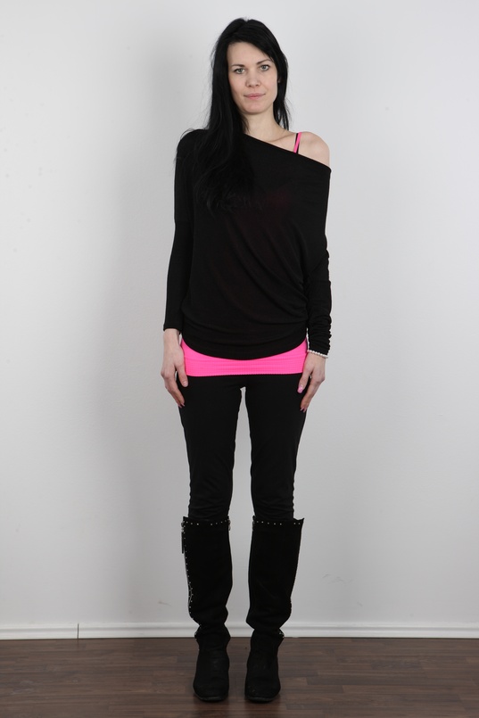 2. Download full pics of Jana (30) from czechcasting.com