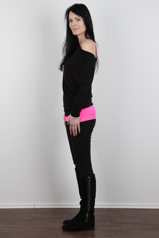 3. Download full pics of Jana (30) from czechcasting.com