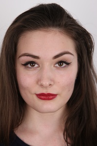 1. Download full pics of Eva (18) from czechcasting.com