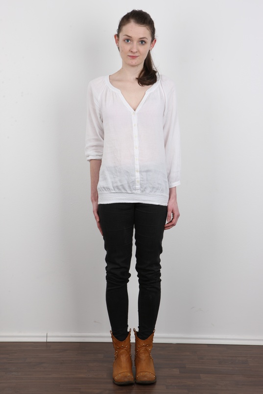 2. Download full pics of Eliska (22) from czechcasting.com