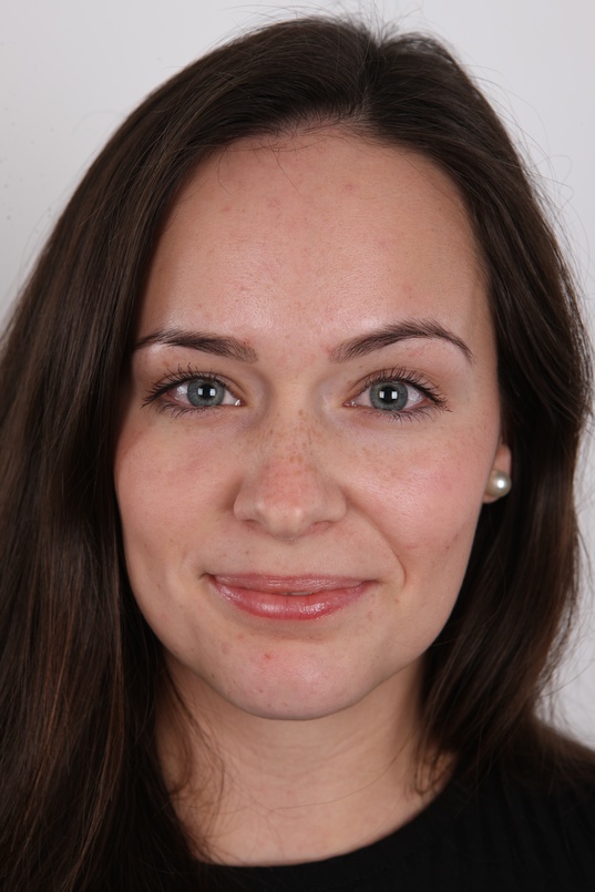 1. Download full pics of Katerina (22) from czechcasting.com