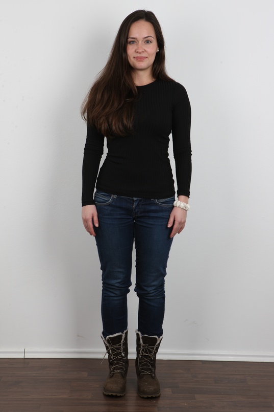 2. Download full pics of Katerina (22) from czechcasting.com