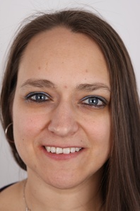 1. Download full pics of Helena (37) from czechcasting.com