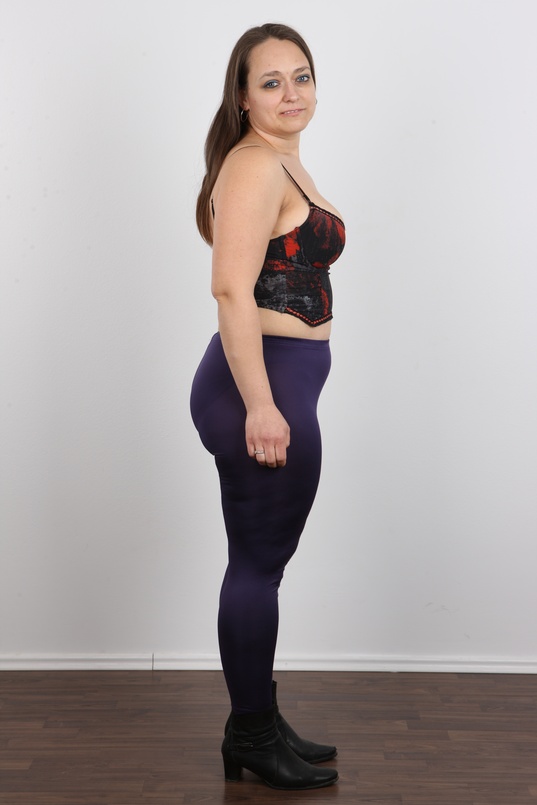 5. Download full pics of Helena (37) from czechcasting.com