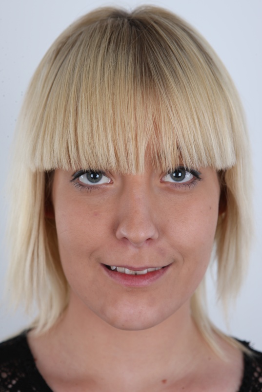 1. Download full pics of Klara (24) from czechcasting.com