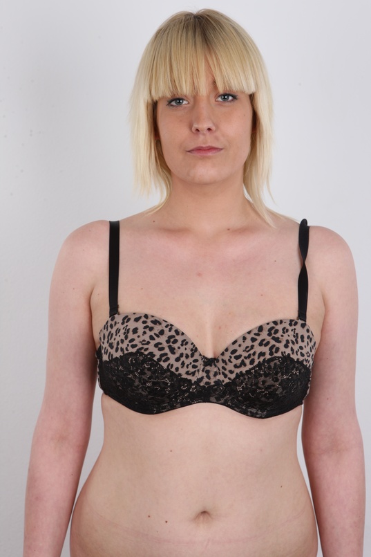 6. Download full pics of Klara (24) from czechcasting.com