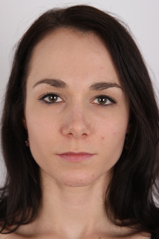 1. Download full pics of Kristyna (24) from czechcasting.com