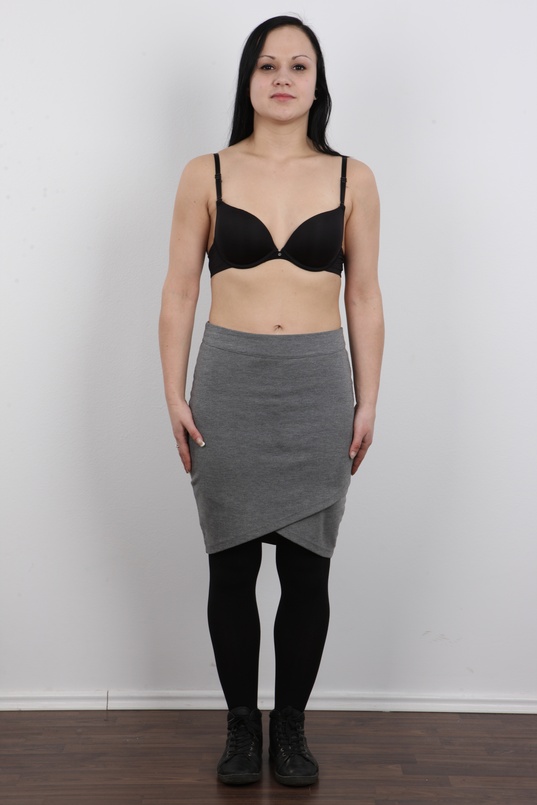 4. Download full pics of Veronika (21) from czechcasting.com