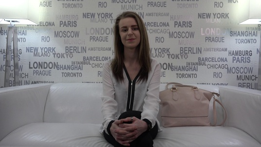 1. Download full pics of Petra (20) from czechcasting.com