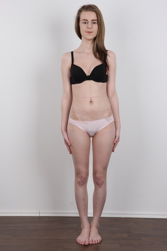 7. Download full pics of Petra (20) from czechcasting.com