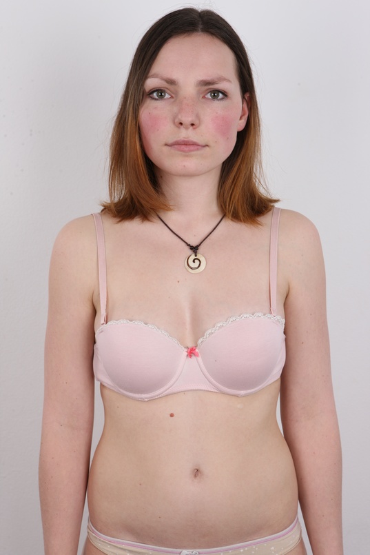 5. Download full pics of Kristyna (21) from czechcasting.com