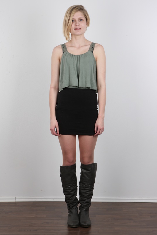 2. Download full pics of Barbora (21) from czechcasting.com