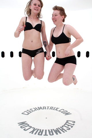 Czech Casting: Zaneta (23) & Nikola 360°