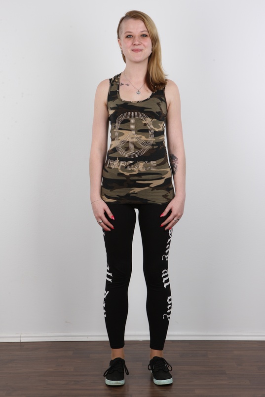 2. Download full pics of Zaneta (23) & Nikola from czechcasting.com