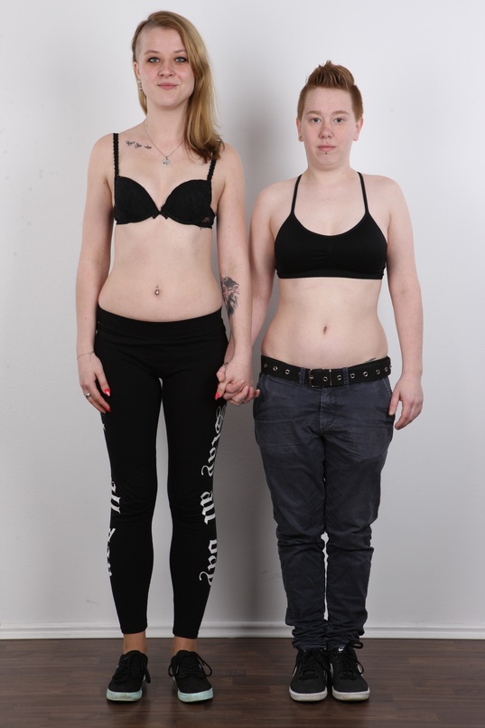 4. Download full pics of Zaneta (23) & Nikola from czechcasting.com