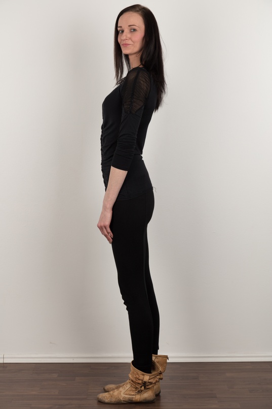 3. Download full pics of Michaela (28) from czechcasting.com