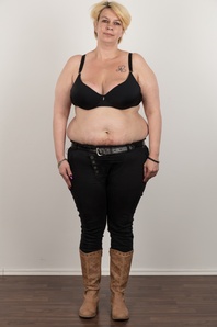 4. Download full pics of Mirka (42) from czechcasting.com