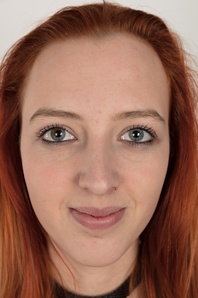 1. Download full pics of Veronika (18) from czechcasting.com