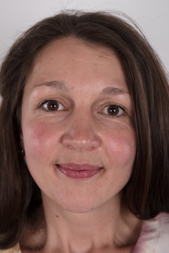 1. Download full pics of Petra (32) from czechcasting.com