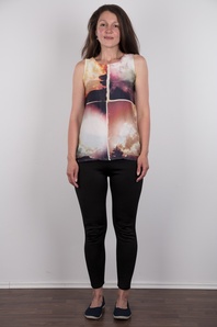 2. Download full pics of Petra (32) from czechcasting.com