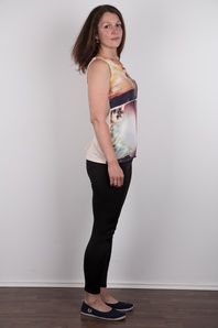 3. Download full pics of Petra (32) from czechcasting.com