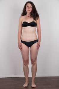 7. Download full pics of Petra (32) from czechcasting.com