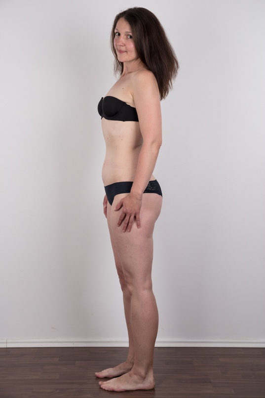 8. Download full pics of Petra (32) from czechcasting.com