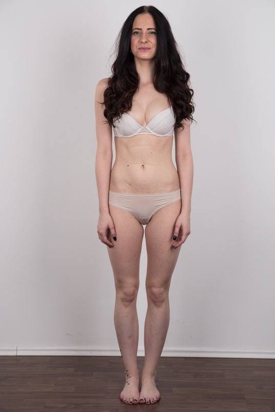 6. Download full pics of Lucie (21) from czechcasting.com