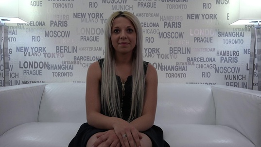 1. Download full pics of Patricie (22) from czechcasting.com