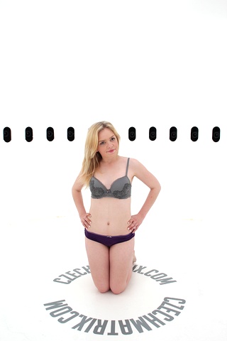 Czech Casting: Michaela (18) 360°