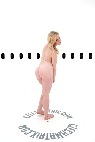 Czech Casting: Michaela (18) 360°