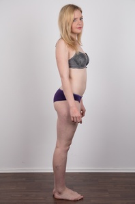 8. Download full pics of Michaela (18) from czechcasting.com