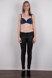 4. Download full pics of Daniela (22) from czechcasting.com