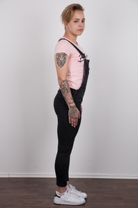 3. Download full pics of Michaela (18) from czechcasting.com