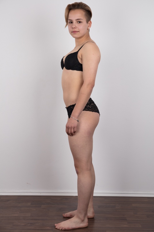 7. Download full pics of Michaela (18) from czechcasting.com