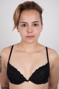 8. Download full pics of Michaela (18) from czechcasting.com