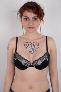 5. Download full pics of Kamila (35) from czechcasting.com