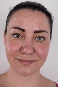 1. Download full pics of Zuzana (35) from czechcasting.com