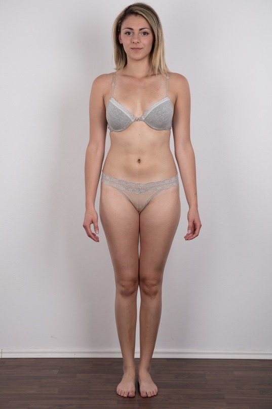 6. Download full pics of Nikola (20) from czechcasting.com