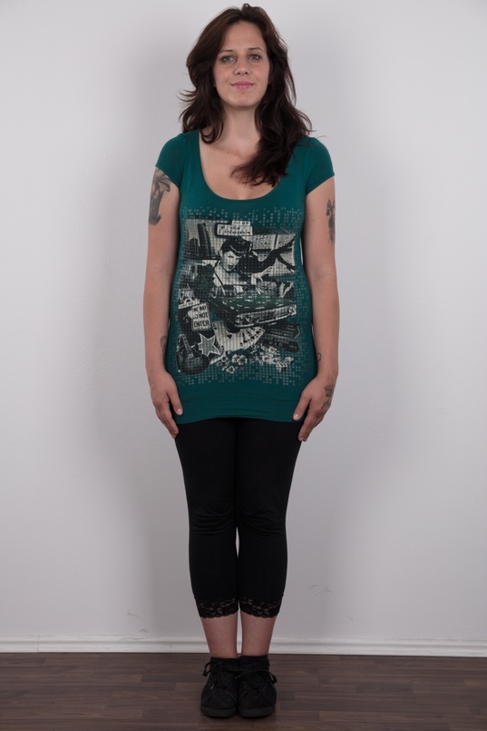 2. Download full pics of Stepanka (25) from czechcasting.com